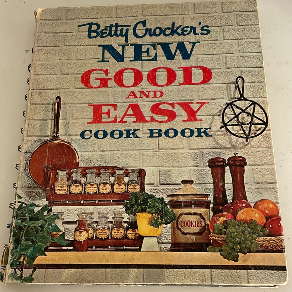 Betty Crocker’s New Good And Easy Cook Book Golden Press First Edition
